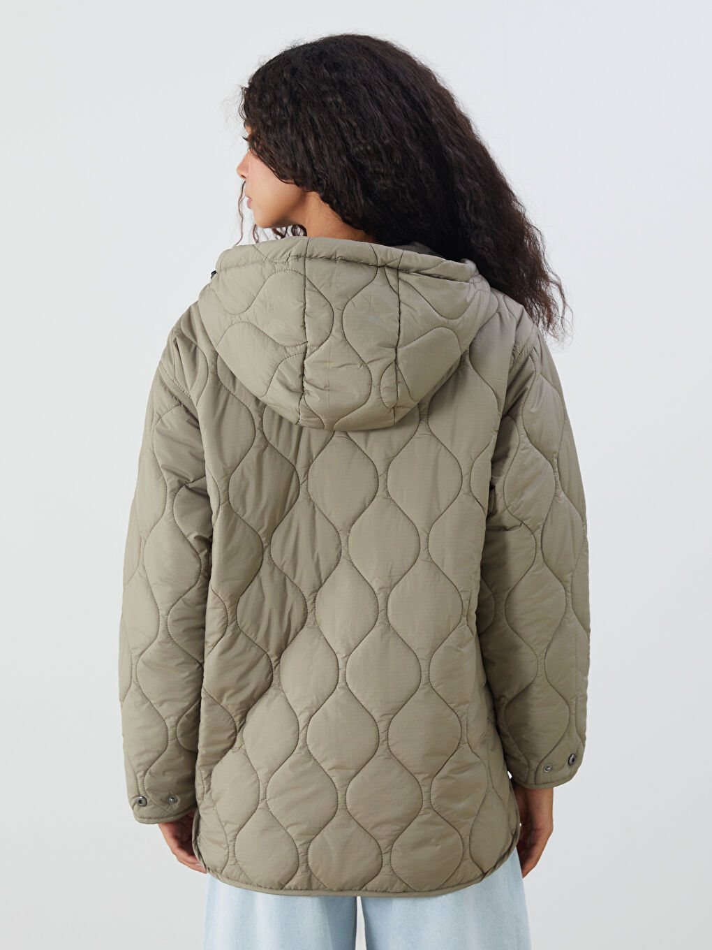 Haki Kapüşonlu Kapitone Oversize Kadın Şişme Mont-4