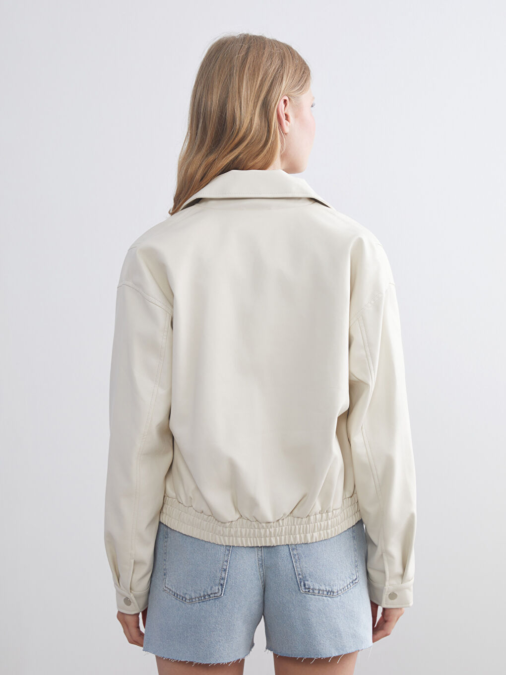 Bej Oversize Kadın Deri Görünümlü Bomber Ceket-4