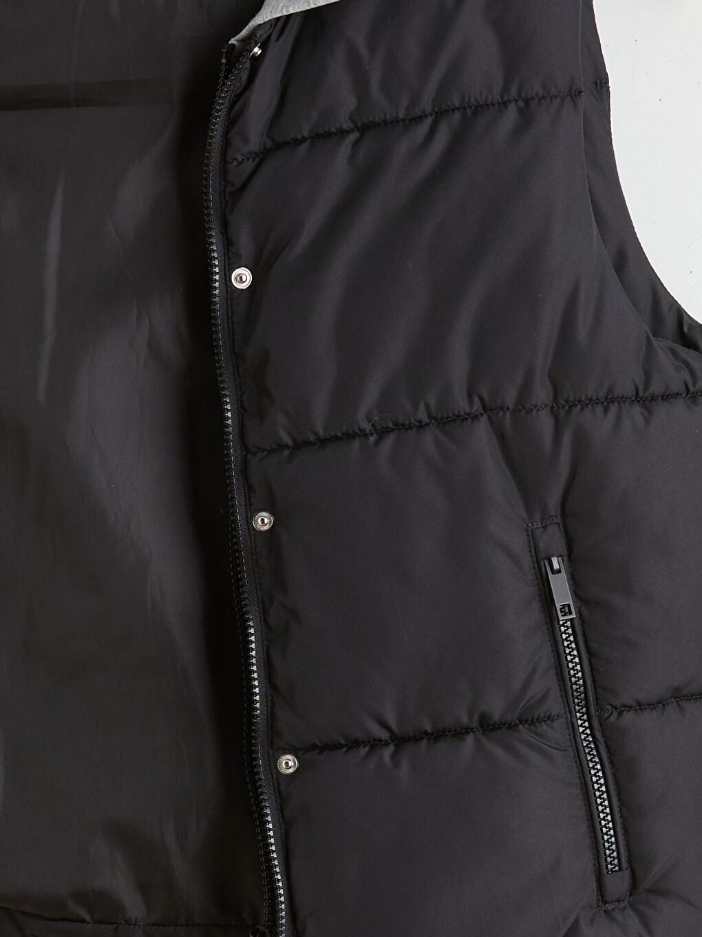 Siyah Kapüşonlu Kadın Şişme Yelek-7