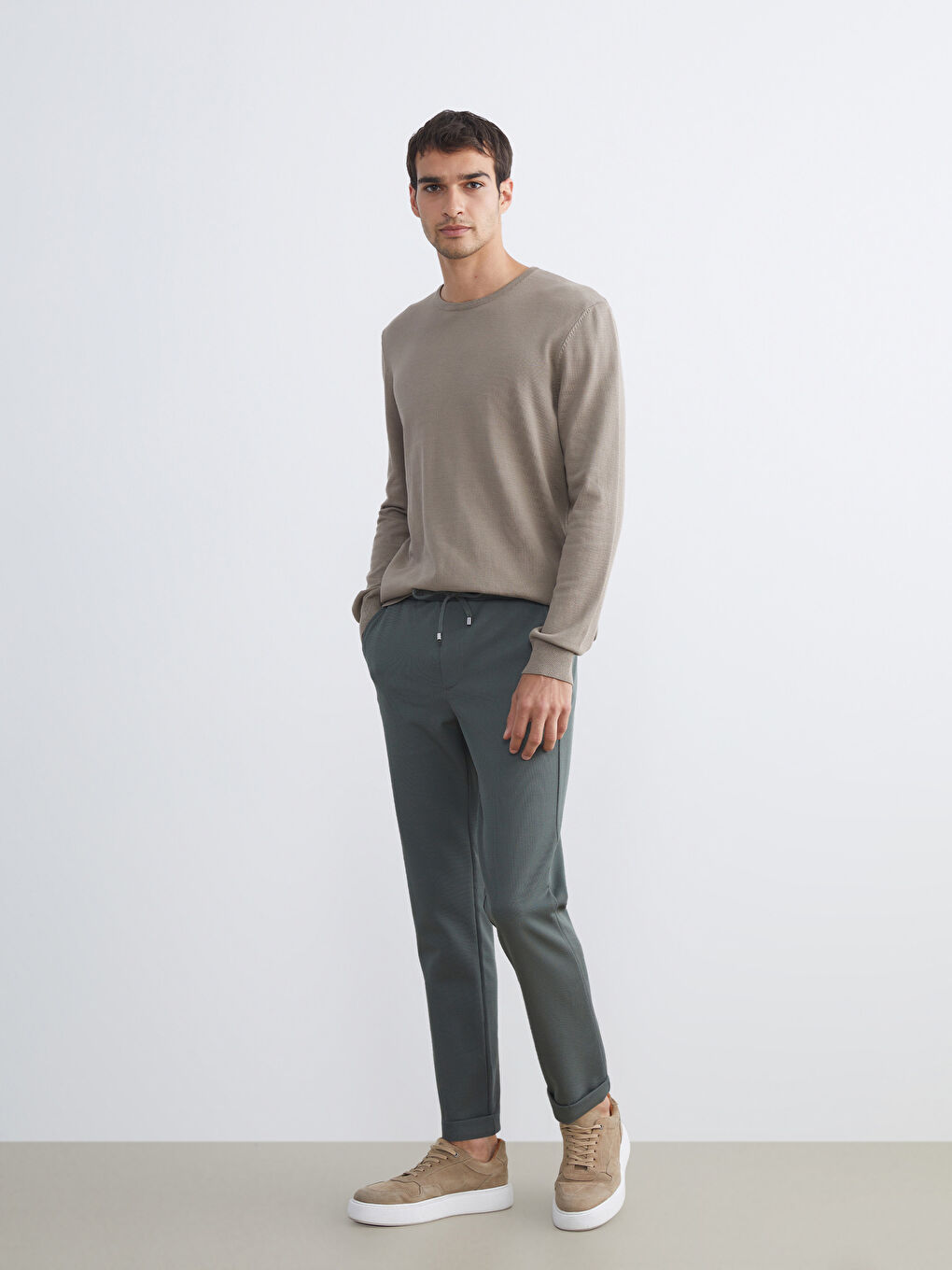 بنطلون رجالي بقصة عادية