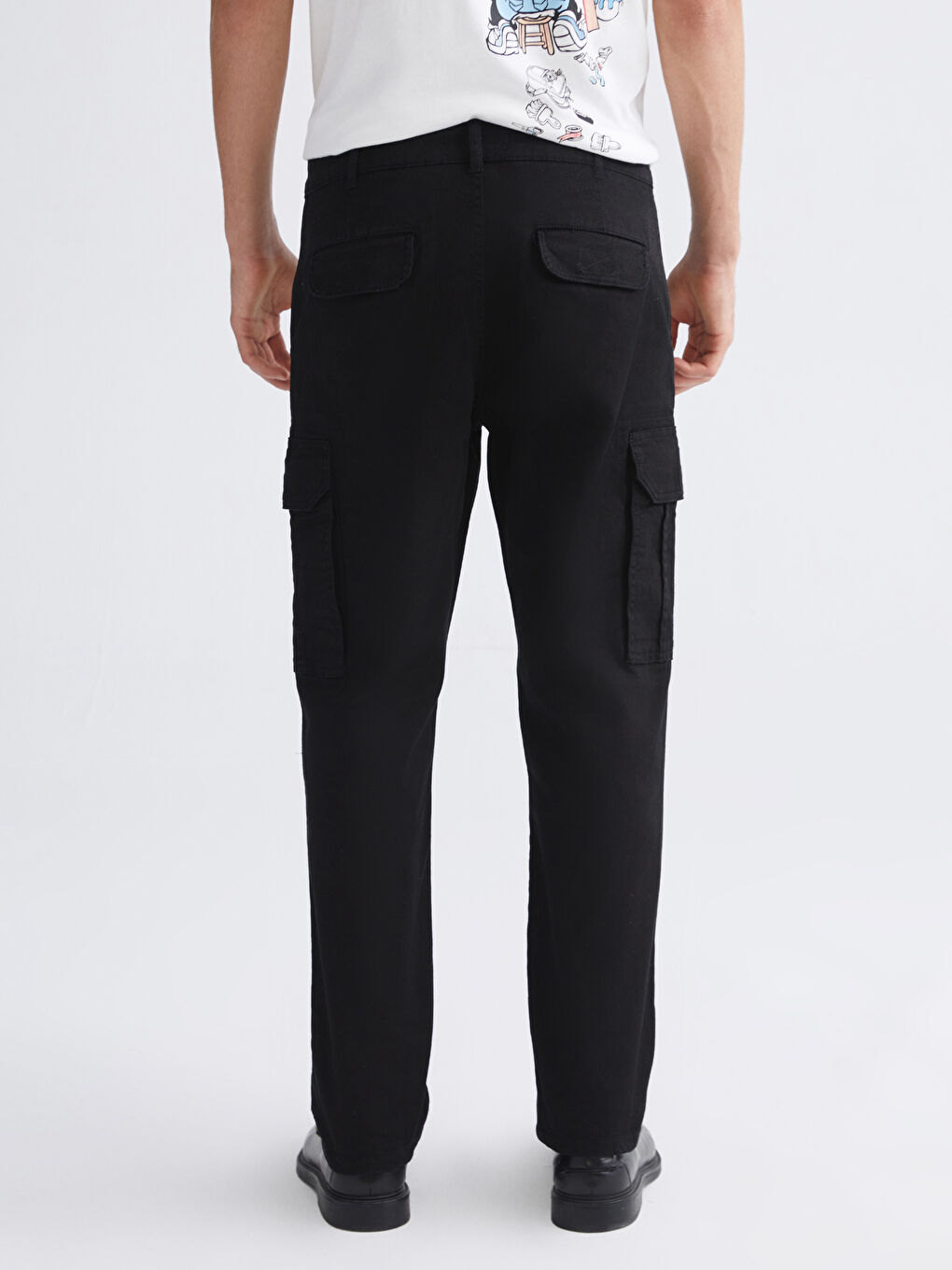 Standard Fit Twill Men's Cargo Trousers-3