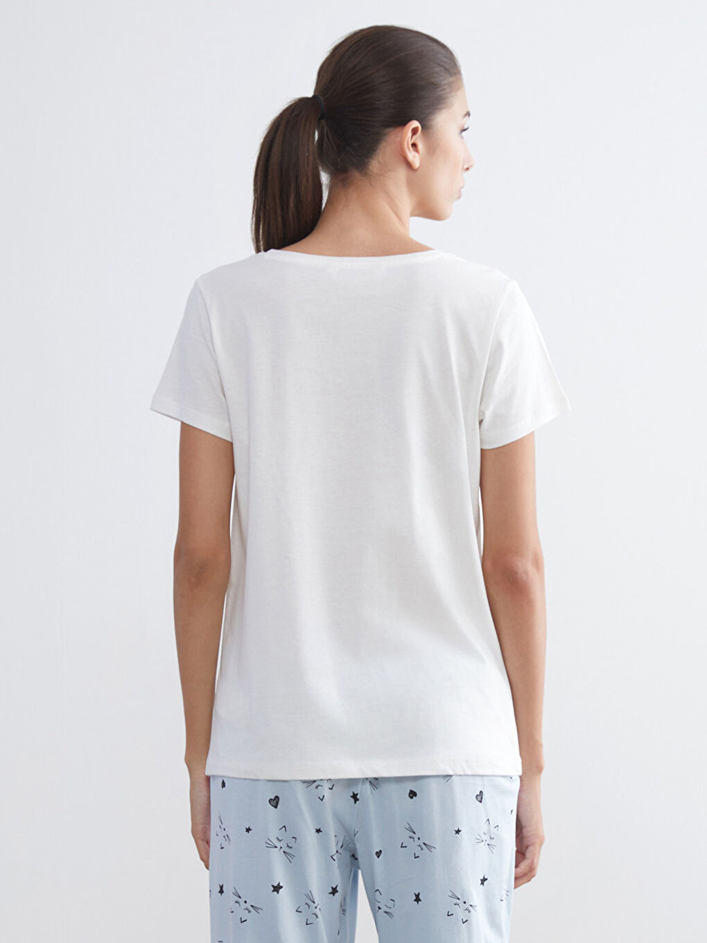 Ekru Bisiklet Yaka Yazı Baskılı Kadın Pijama Üstü-2