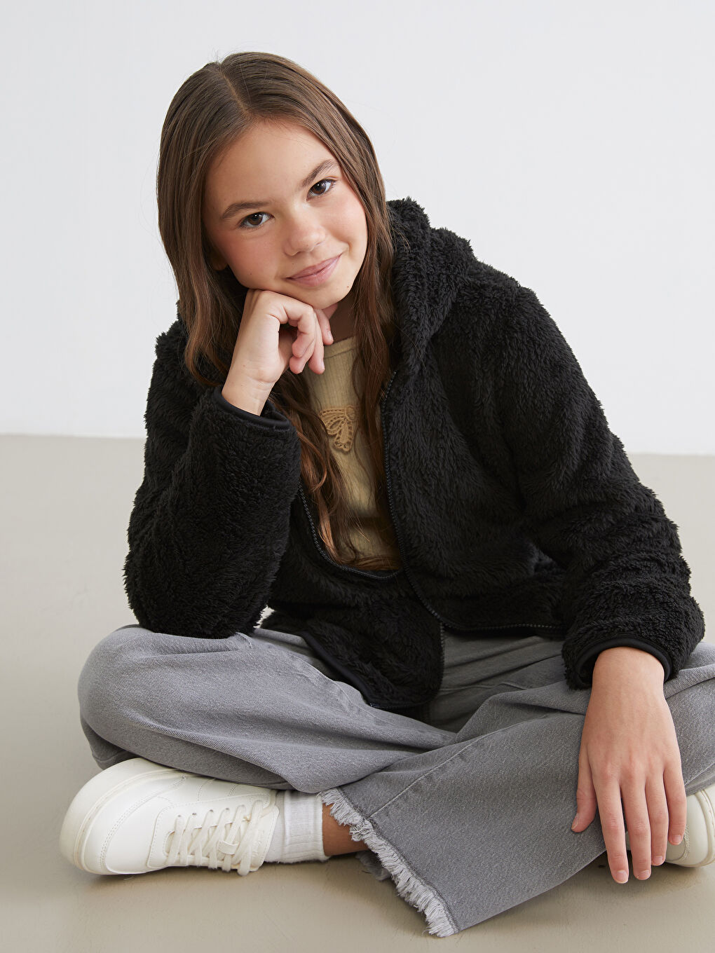 Siyah Kapüşonlu Pelüş Kız Çocuk Fermuarlı Sweatshirt