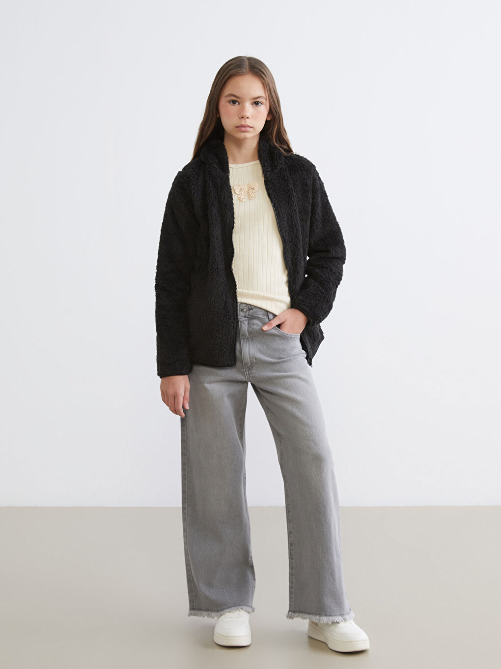 Siyah Kapüşonlu Pelüş Kız Çocuk Fermuarlı Sweatshirt-1