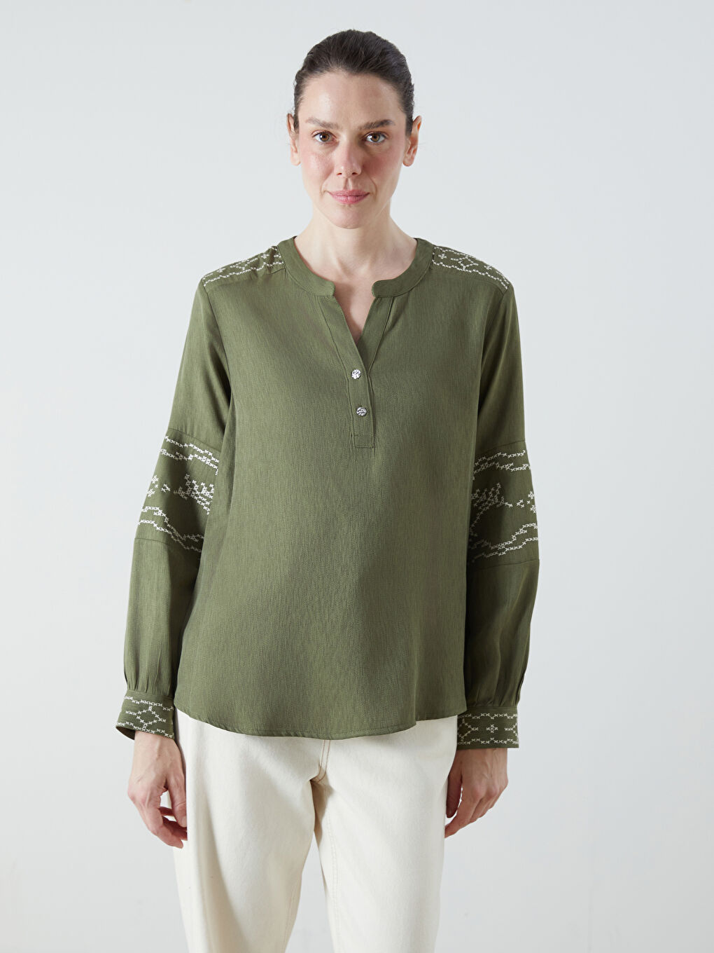 LCW Grace Notch Neck Embroidered Blouse -W56596Z8-Z8P