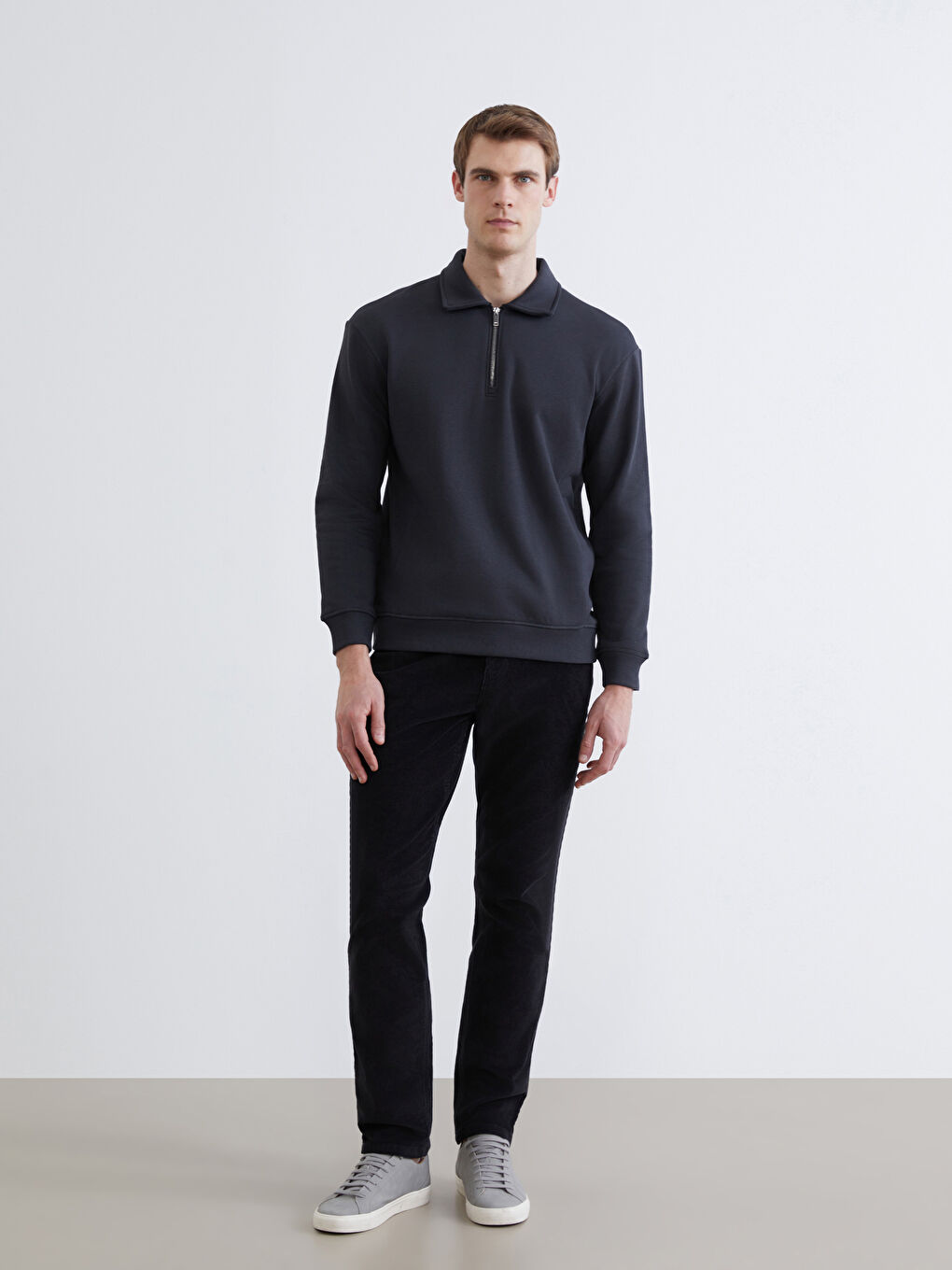 Muškarac CRNA Chino hlače