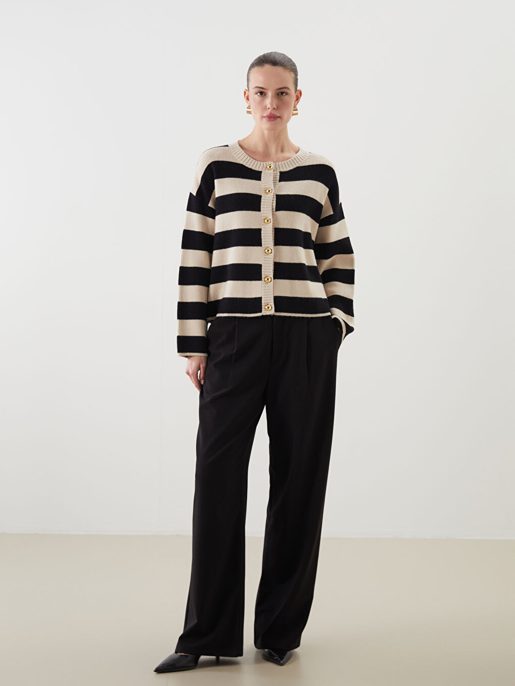 LCWAIKIKI Classic Crew Neck Striped Women's Knitwear Cardigan -W56745Z8-LFC