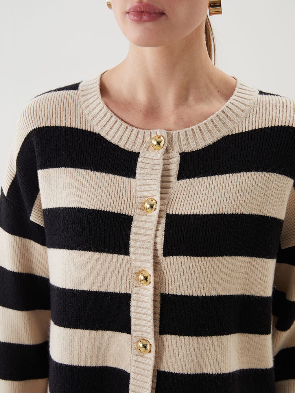 LCWAIKIKI Classic Crew Neck Striped Women's Knitwear Cardigan -W56745Z8-LFC