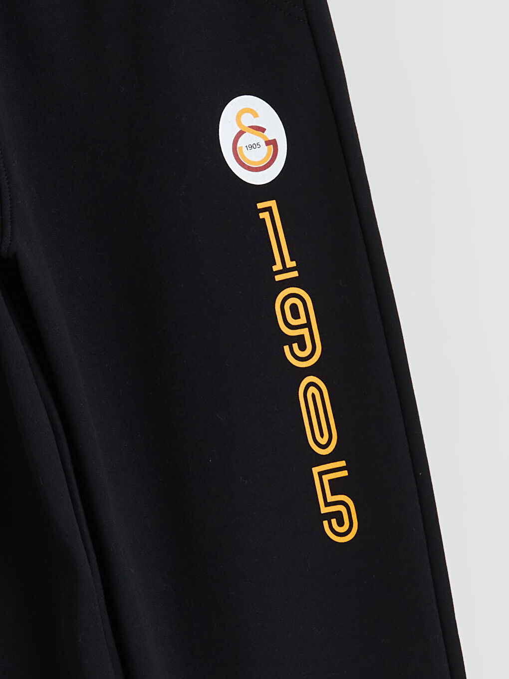 Siyah Beli Lastikli Galatasaray Baskılı Erkek Çocuk Jogger Eşofman Alt-1
