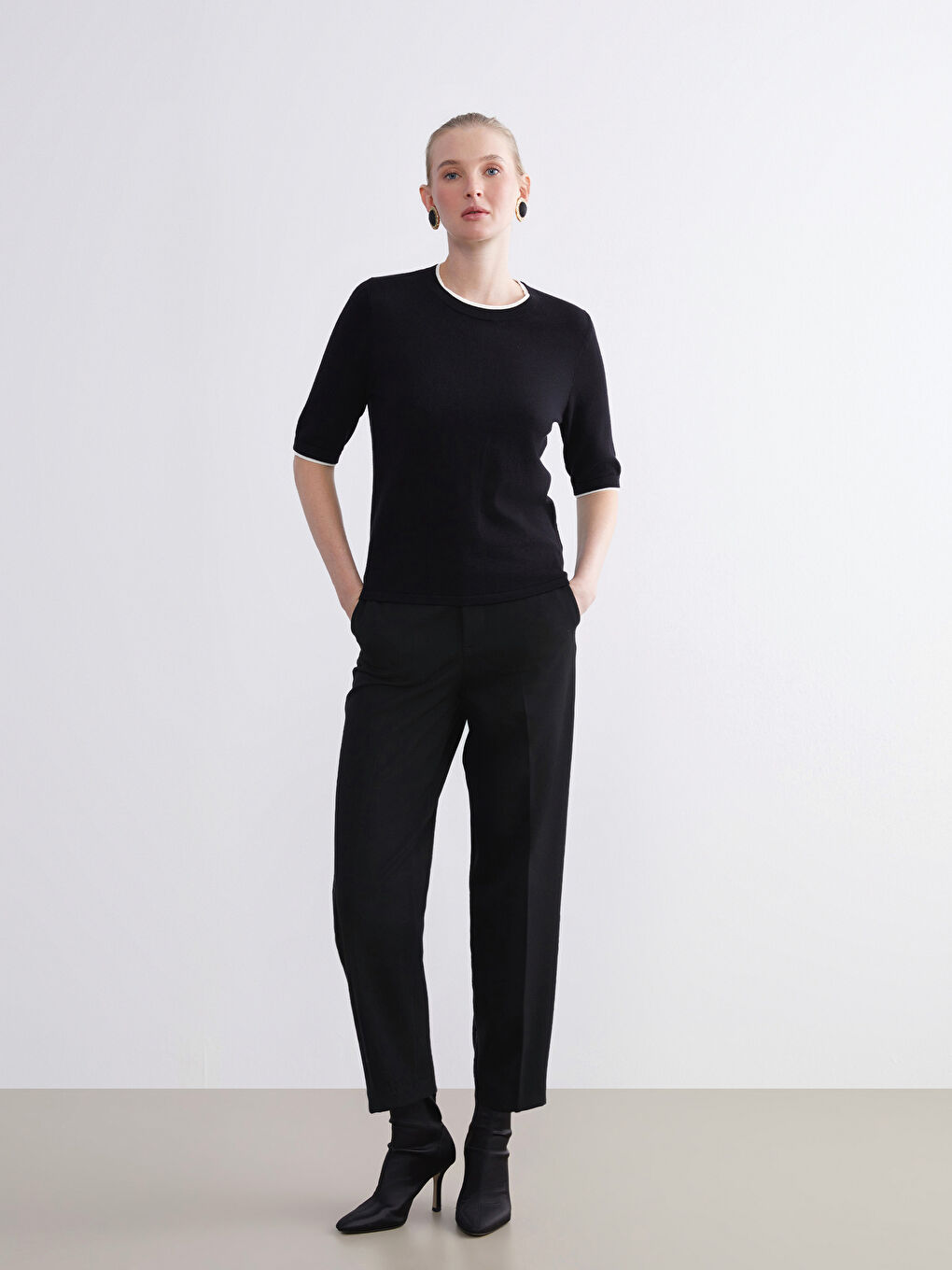 Crew Neck Women's Knitwear Sweater-1
