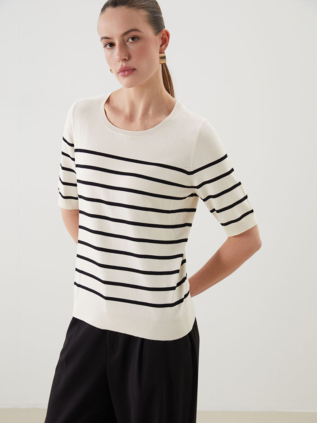 LCWAIKIKI Classic Crew Neck Striped Women's Knitwear Sweater -W56983Z8-LFC