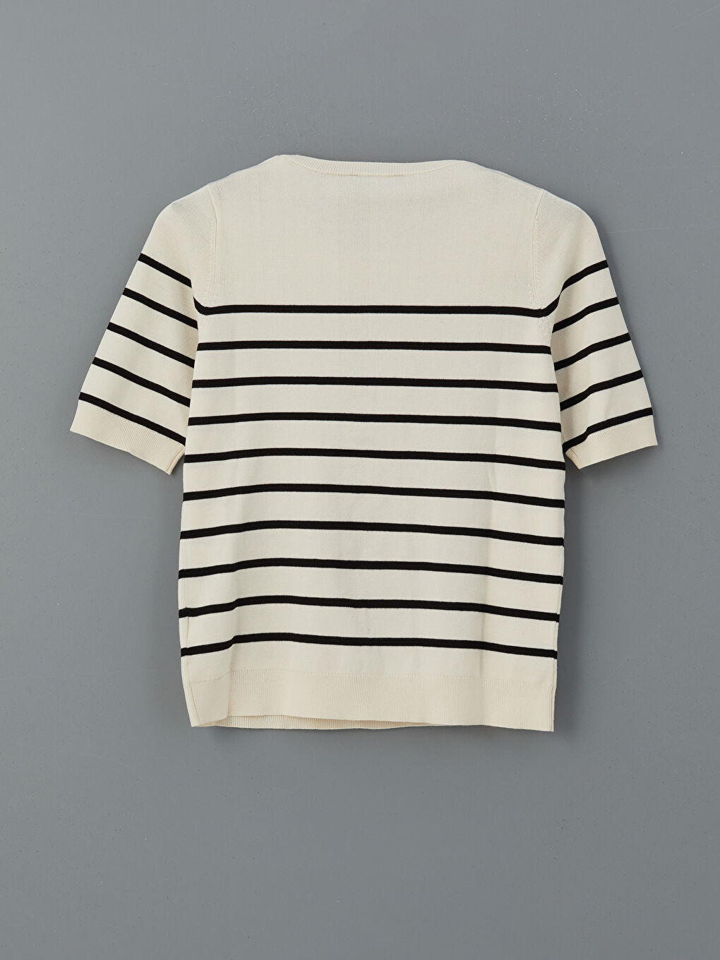LCWAIKIKI Classic Crew Neck Striped Women's Knitwear Sweater -W56983Z8-LFC