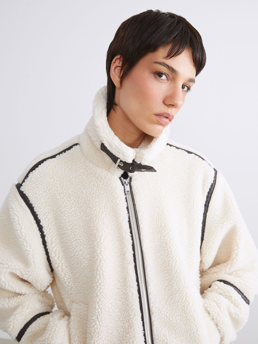 Women's Collared Neck Plain Plush Coat-2
