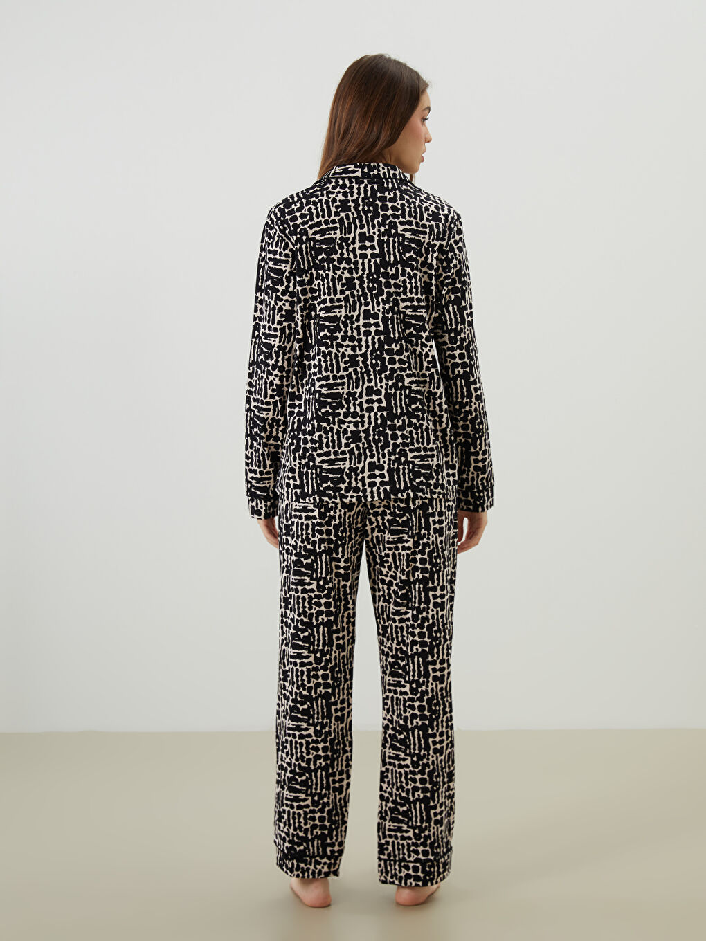 LCW DREAM Collared Neck Leopard Print Women's Pyjama Set -W57024Z8-LT6