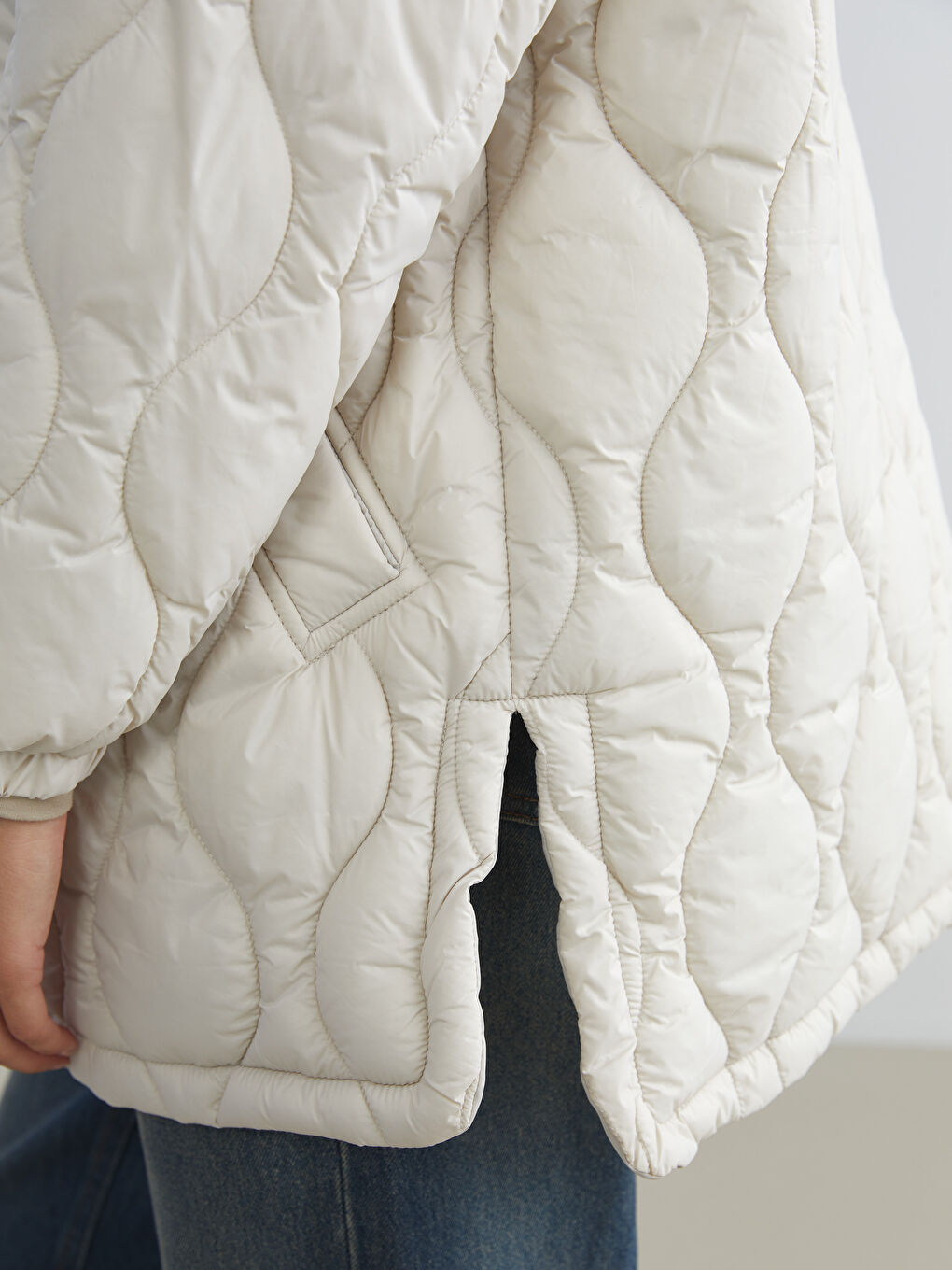 Bej Kapüşonlu Kapitone Kadın Şişme Mont-2