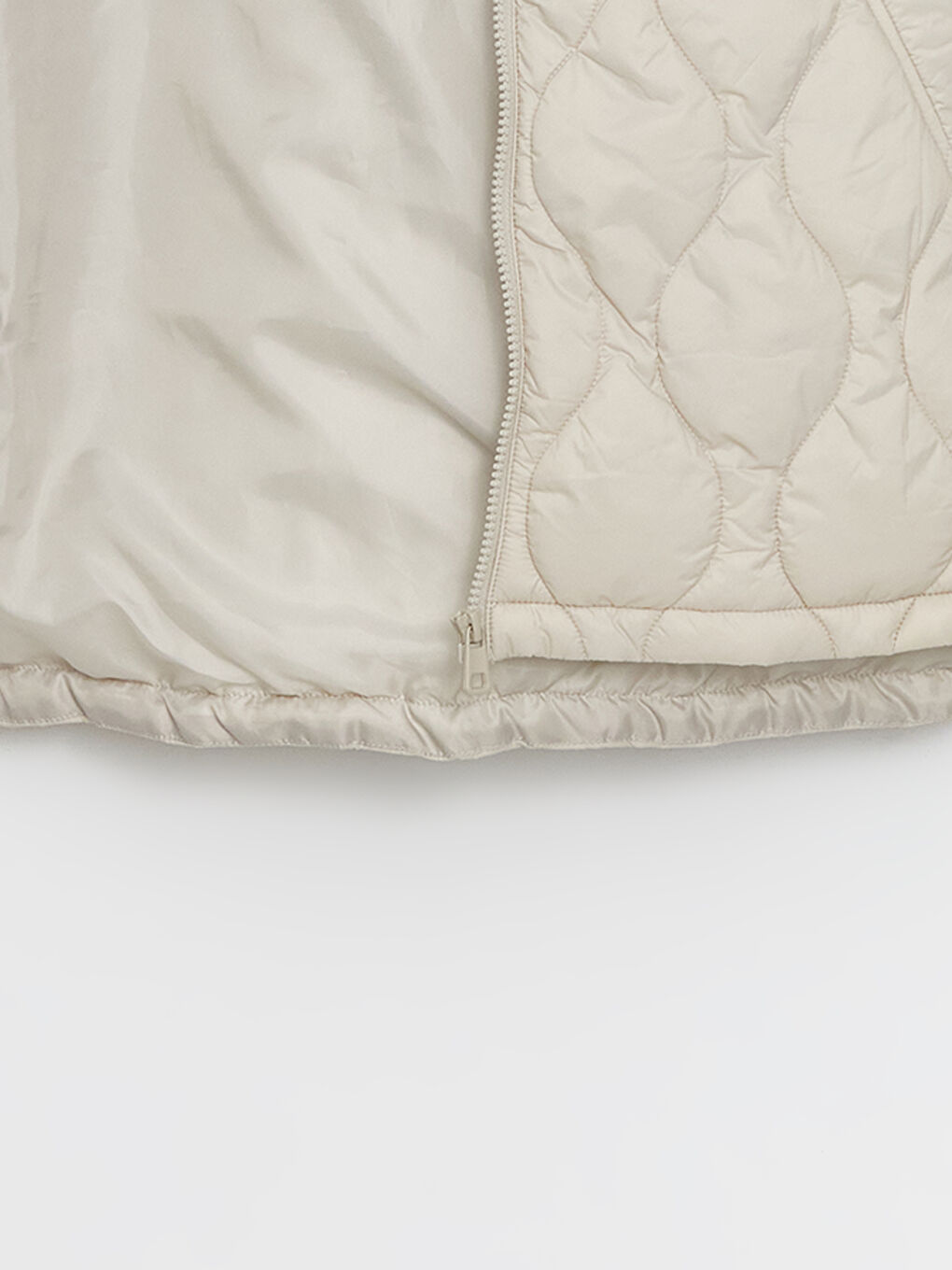 Bej Kapüşonlu Kapitone Kadın Şişme Mont-6