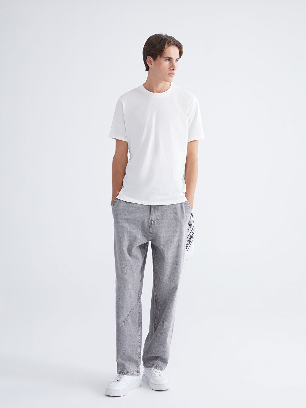 تيشيرت رجالي برقبة دائرية مطبوع من قماش جيرسي-1