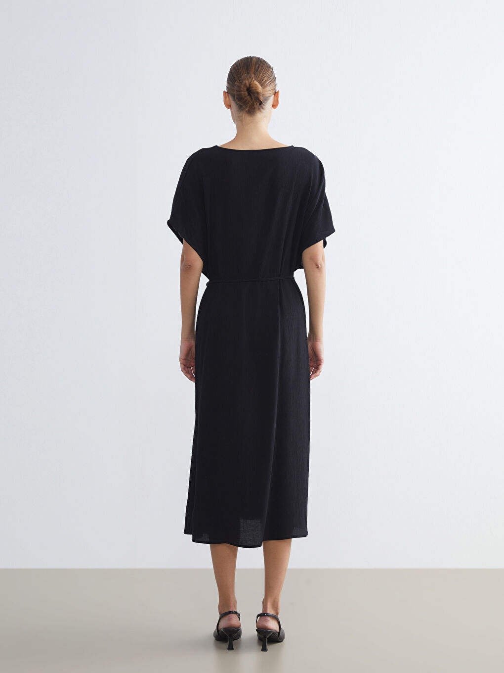 LCWAIKIKI Classic V-Neck Textured Dress -W57098Z8-CVL
