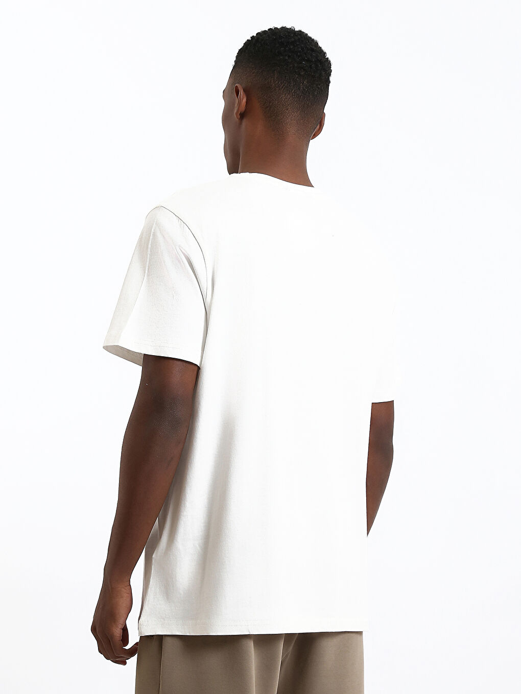 تيشيرت رجالي برقبة دائرية مطبوع من قماش جيرسي-8