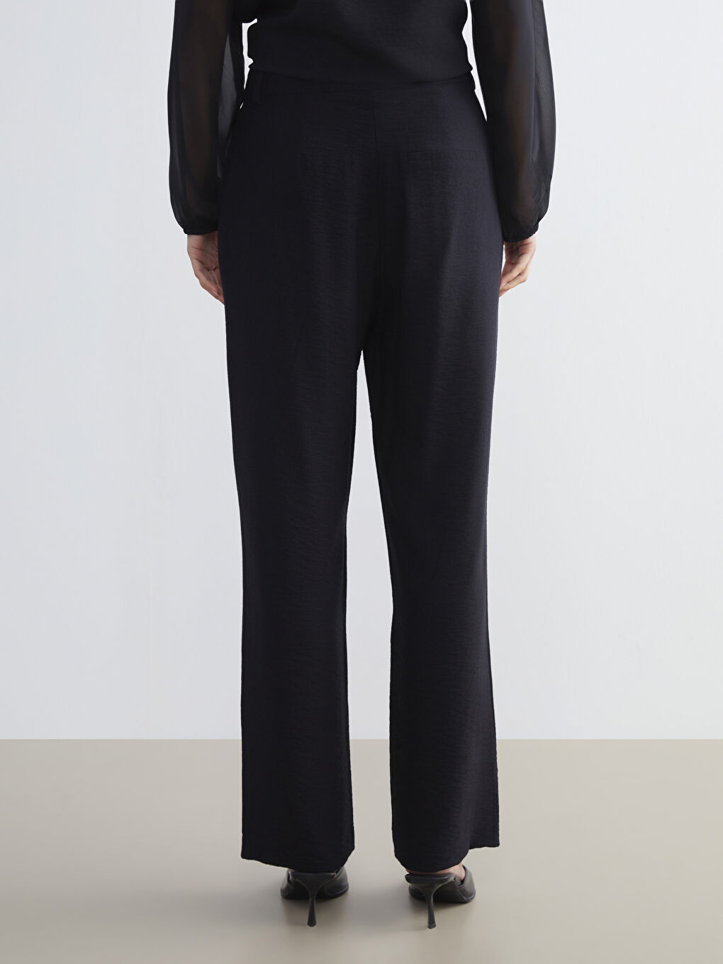 LCWAIKIKI Classic Loose Fit Wide Leg Women's Trousers -W57153Z8-CVL