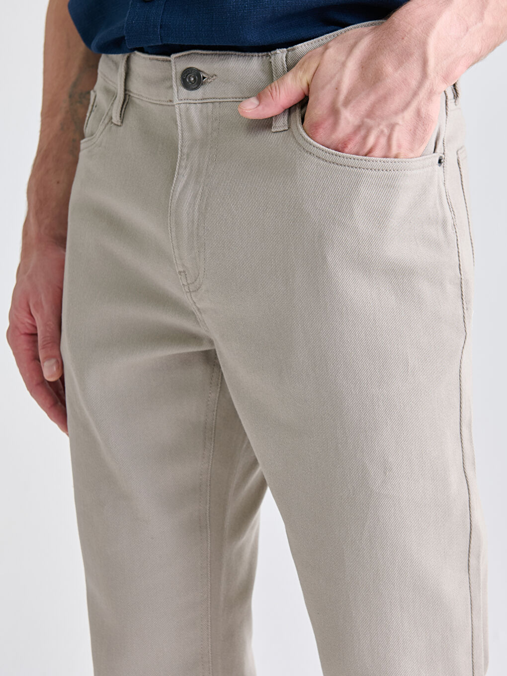 LCWAIKIKI Classic Slim Fit Men's Chino Trousers -W57252Z8-PWN