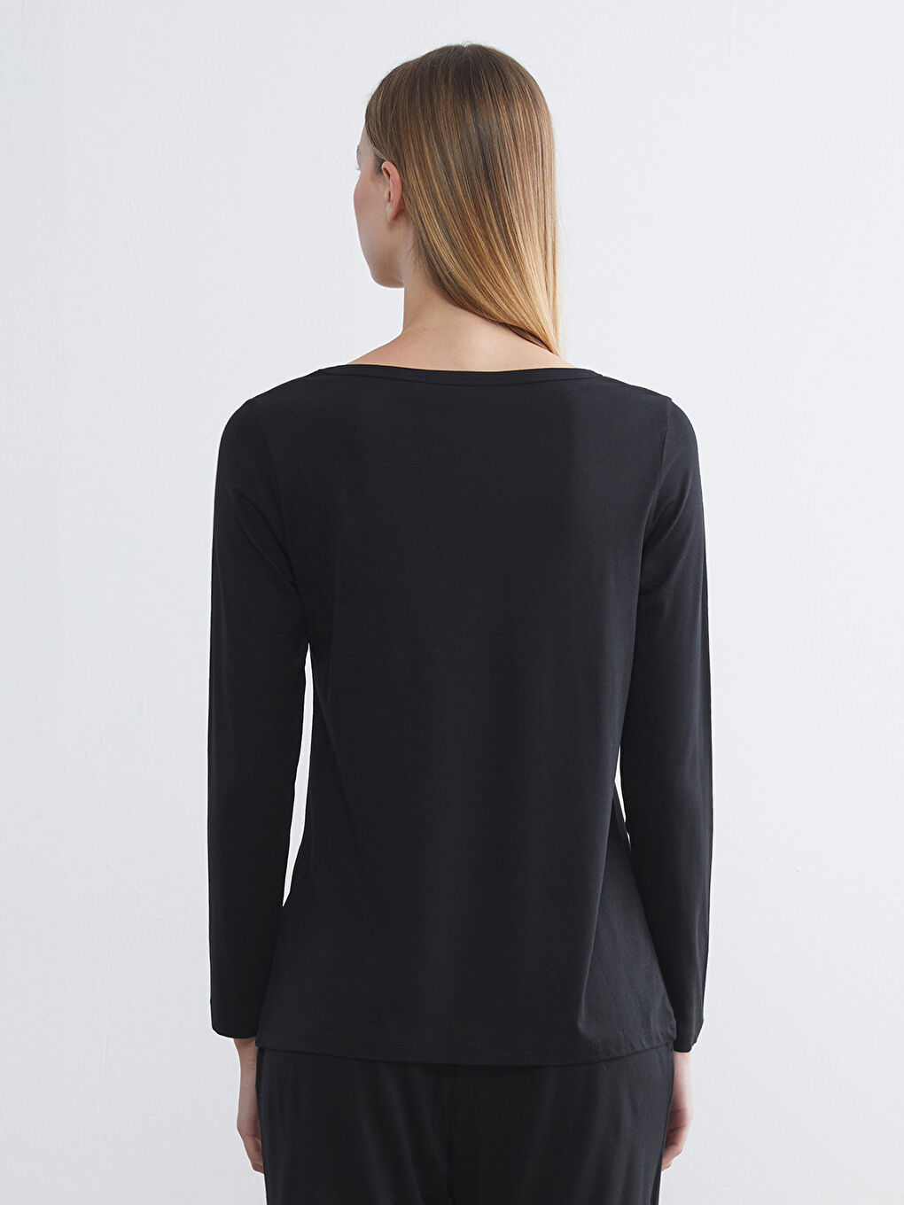 Siyah Bisiklet Yaka Baskılı Kadın Pijama Üst-1