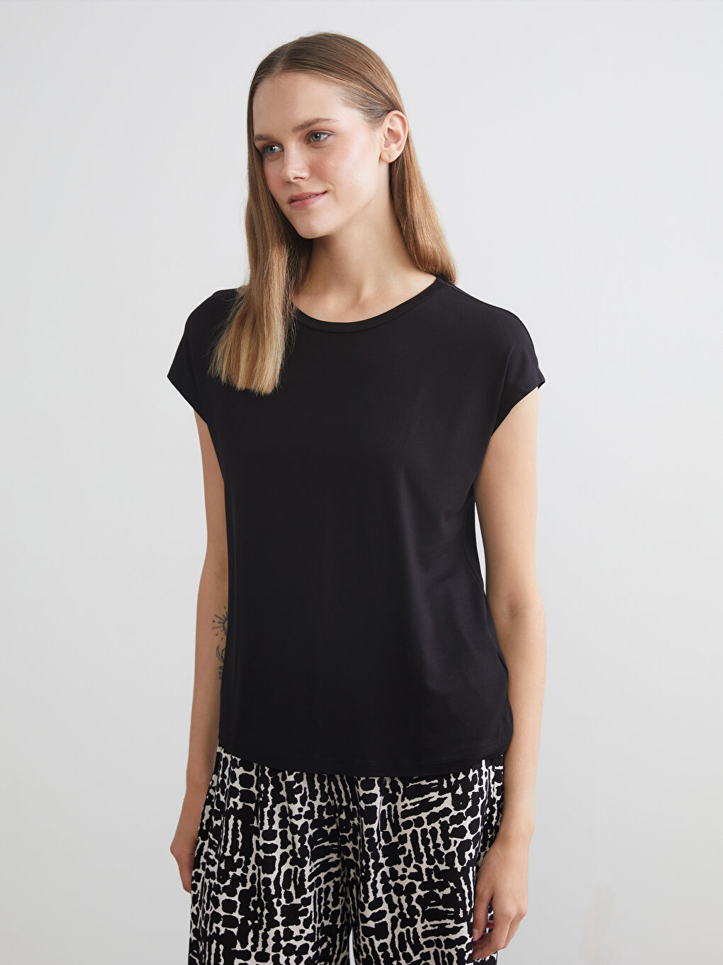 Crew Neck Patterned Women's Pyjama Set-3