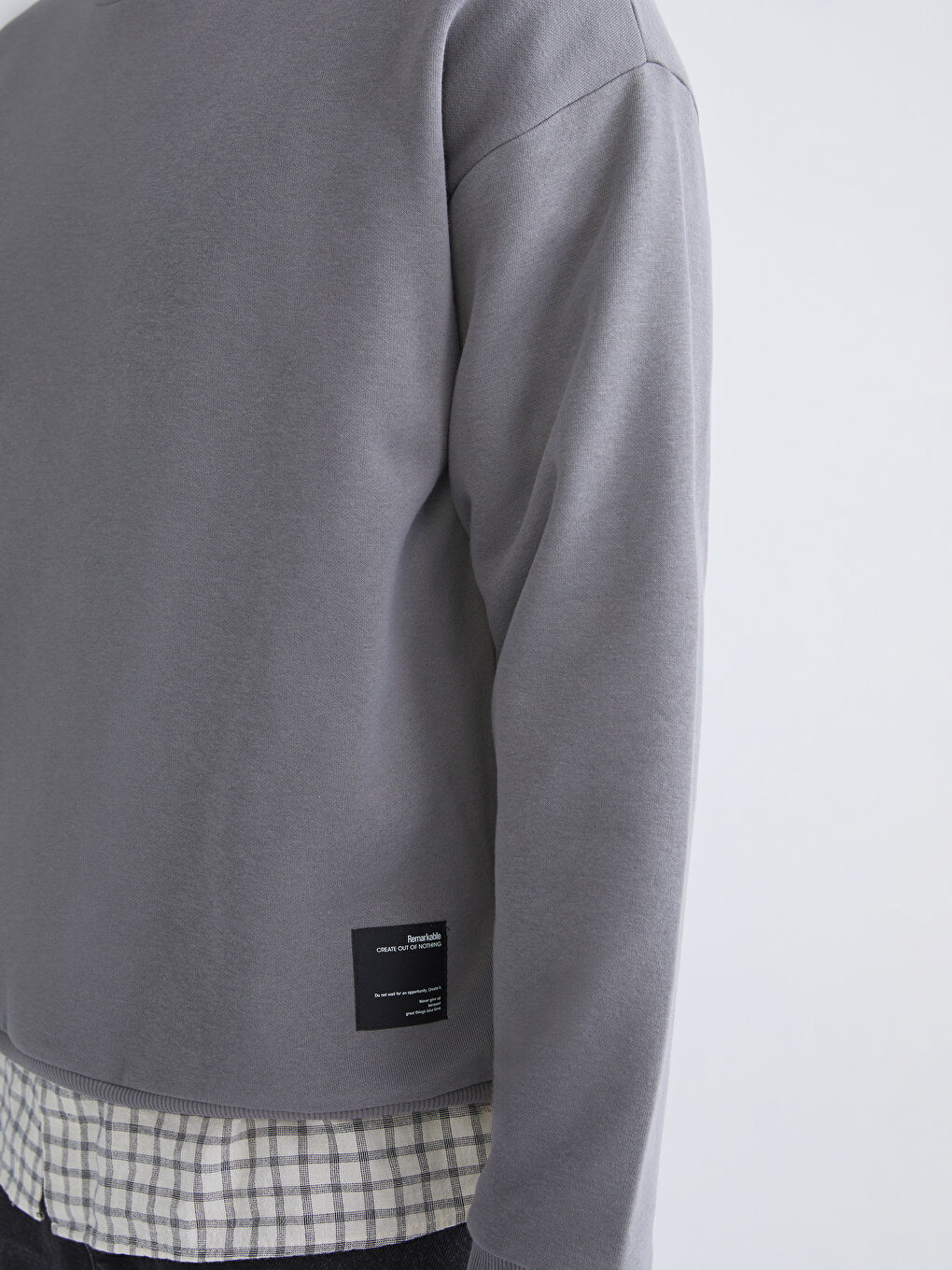 Gri Bisiklet Yaka Nakışlı Erkek Kalın Sweatshirt-2