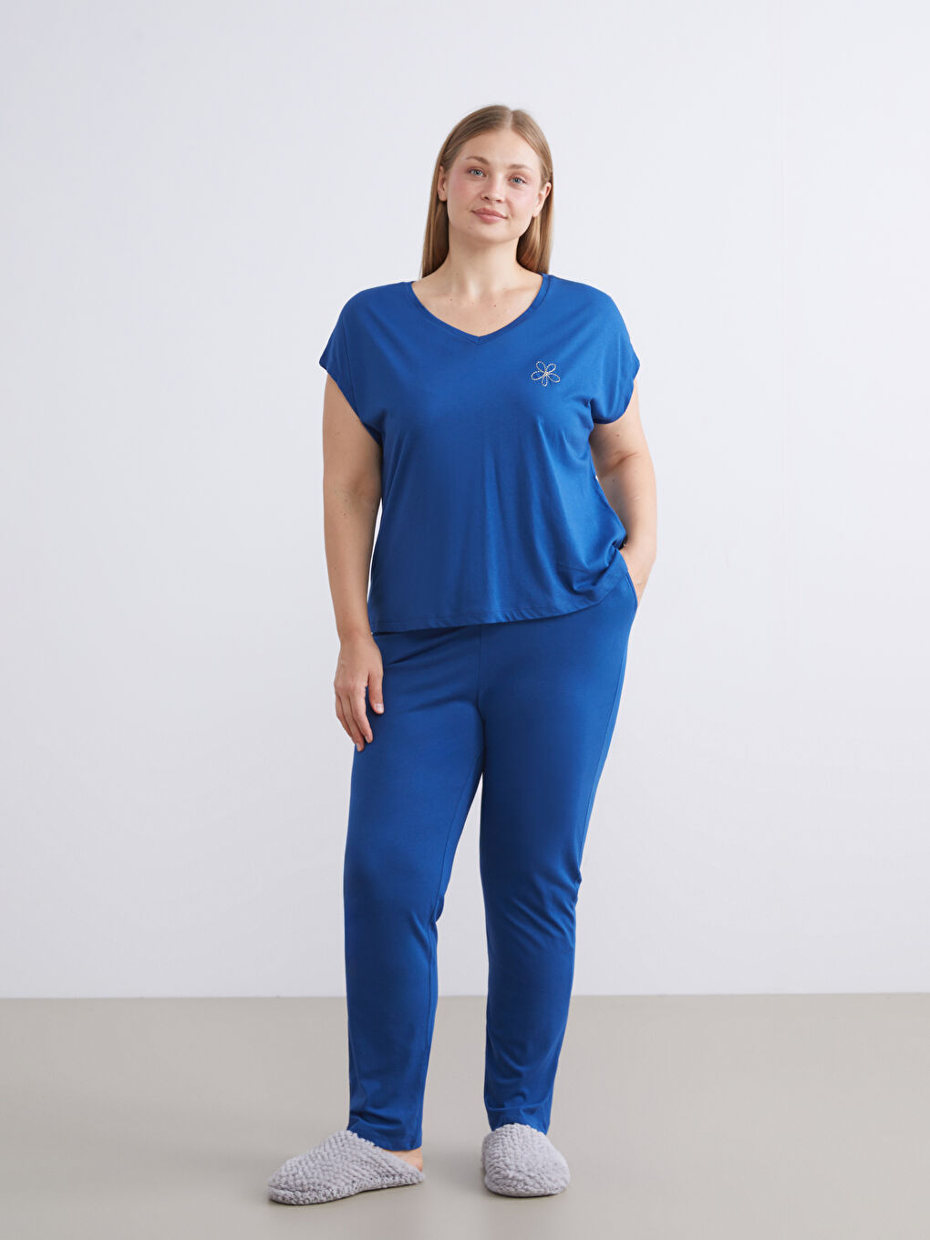 Ensemble de pyjama pour Femmes en mélange de modal à encolure en V-1