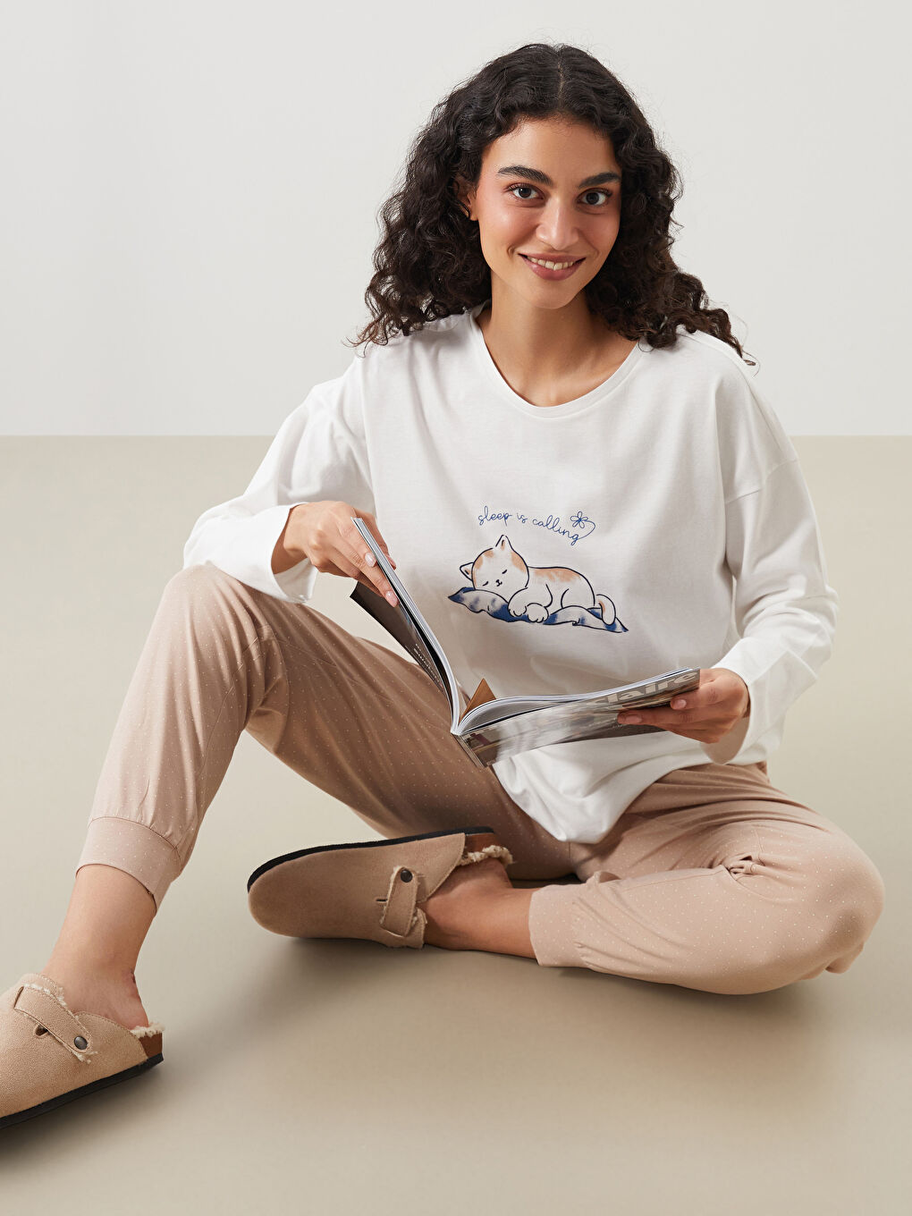 LCW DREAM Crew Neck Printed Women's Pyjama Set -W57568Z8-LQB