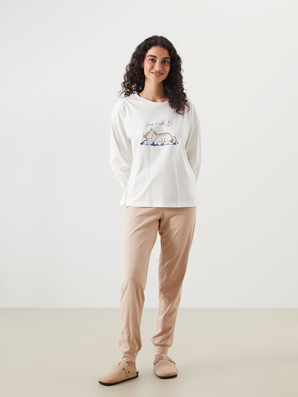 LCW DREAM Crew Neck Printed Women's Pyjama Set -W57568Z8-LQB