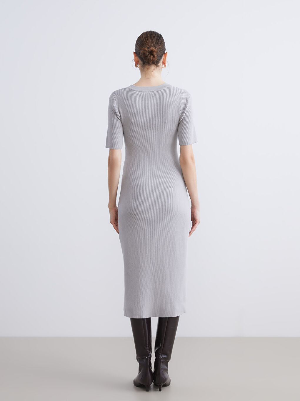 LCWAIKIKI Classic Crew Neck Knit Dress -W57625Z8-DCR