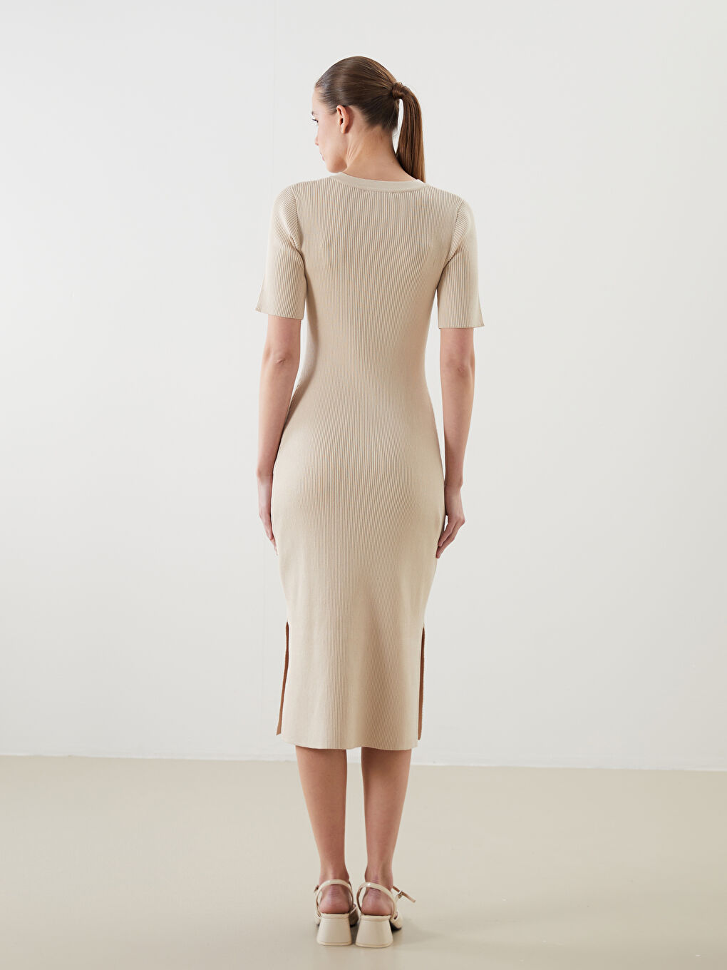 Crew Neck Knit Dress-3