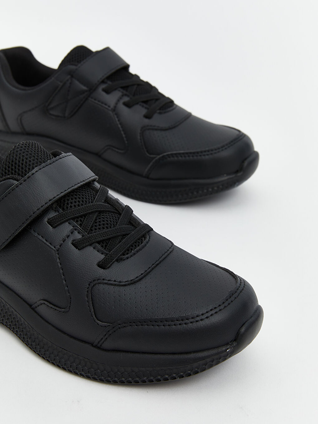 پێڵاوی ڕاهێنەران چەرمى دەستکرد بۆ کوڕان-2