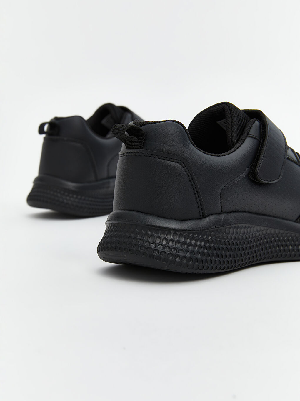 پێڵاوی ڕاهێنەران چەرمى دەستکرد بۆ کوڕان-4