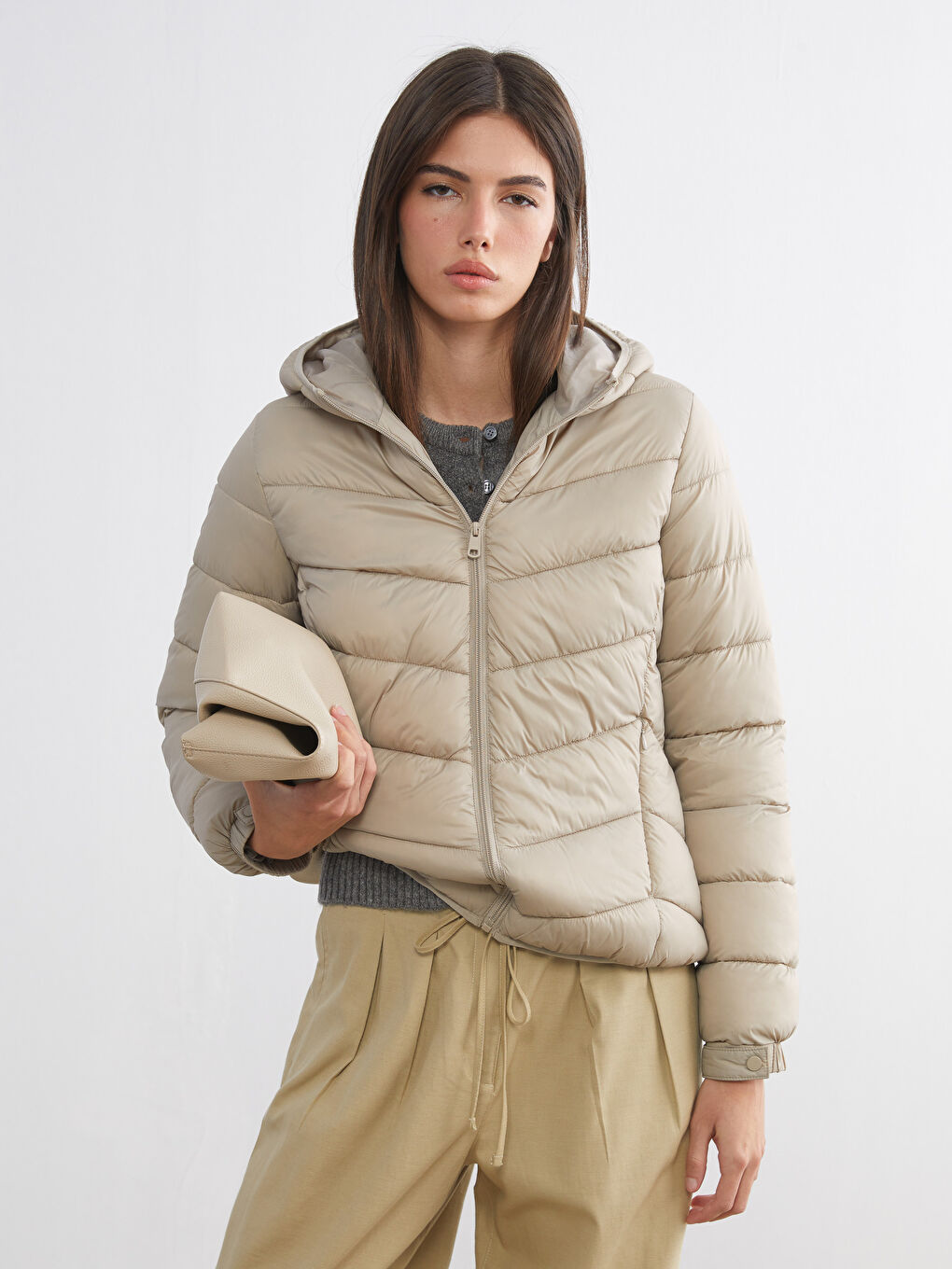 Bej Kapüşonlu Kadın Şişme Mont