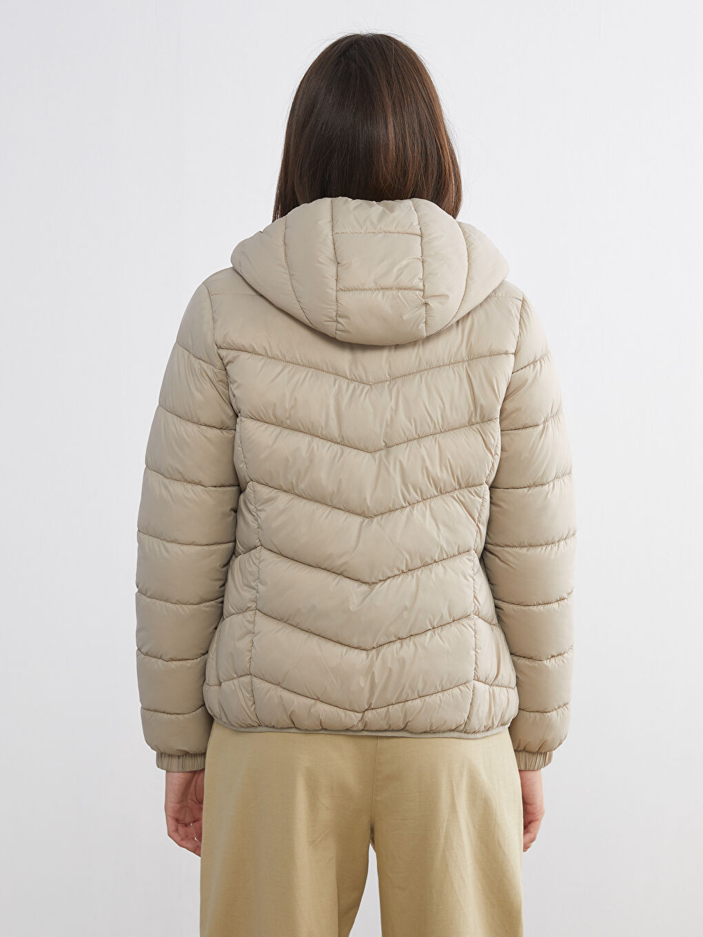 Bej Kapüşonlu Kadın Şişme Mont-4