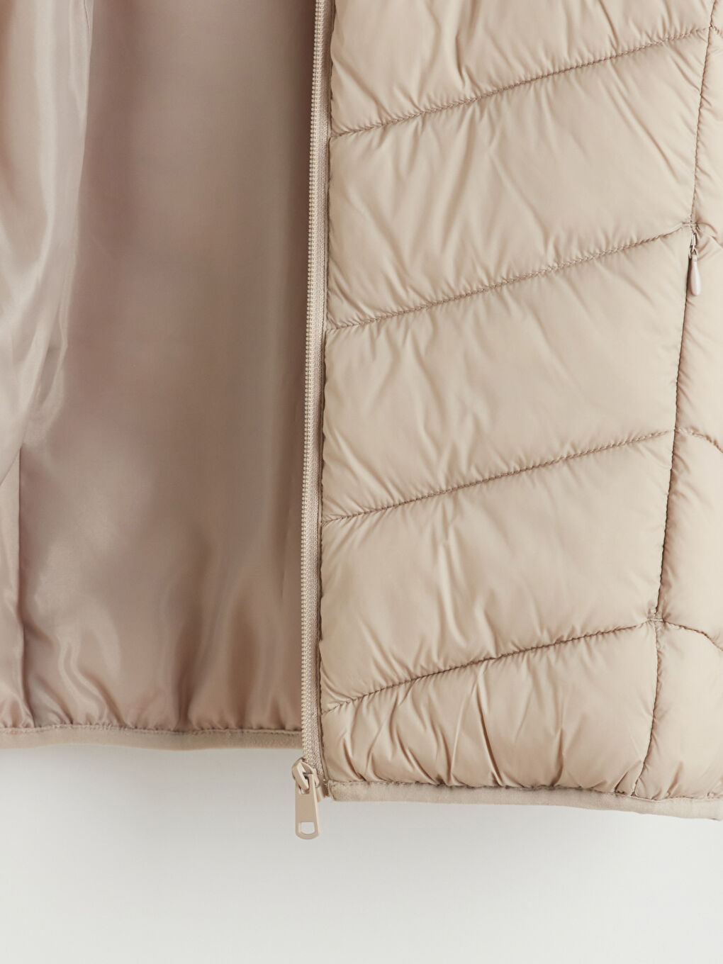 Bej Kapüşonlu Kadın Şişme Mont-6