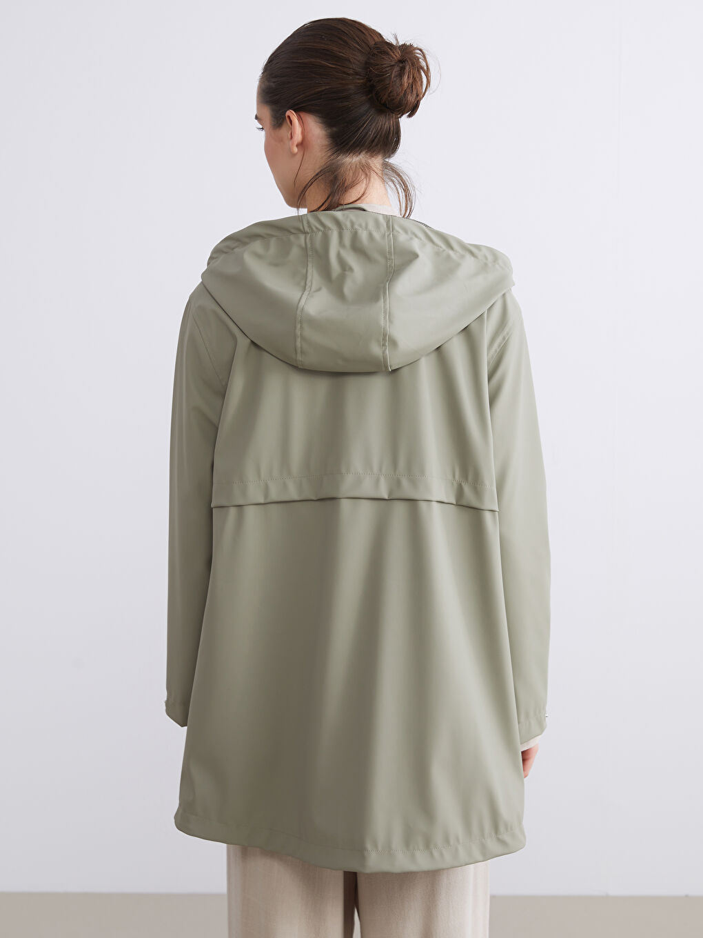 Haki Kapüşonlu Kadın Yağmurluk-4