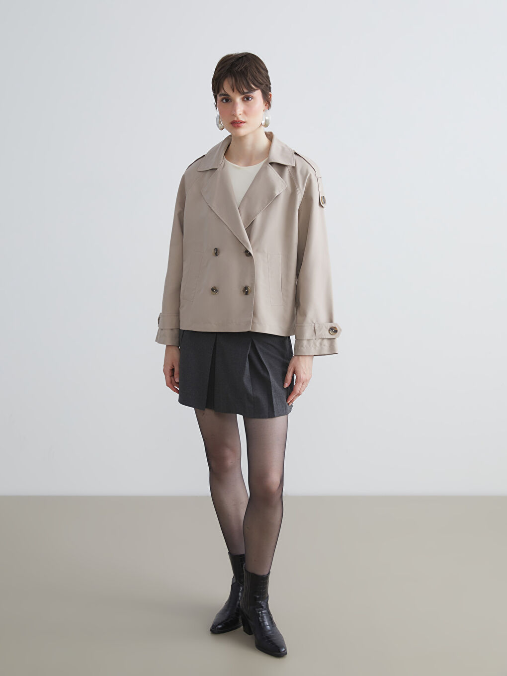 Bej Kruvaze Yaka Oversize Kadın Trençkot-1