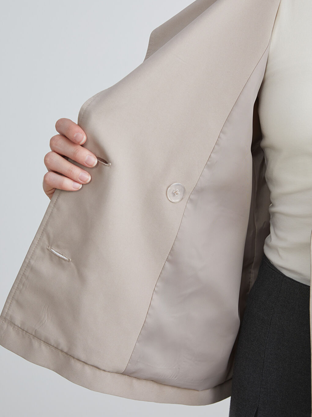 Bej Kruvaze Yaka Oversize Kadın Trençkot-3