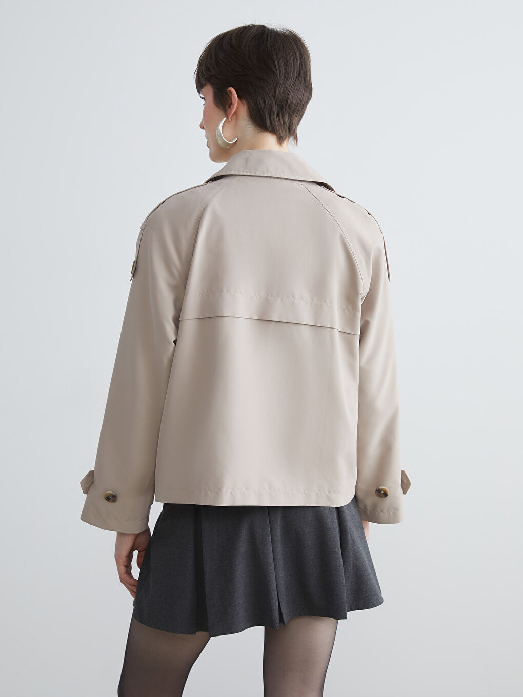 Bej Kruvaze Yaka Oversize Kadın Trençkot-4