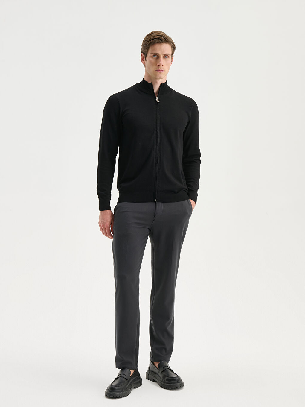 Siyah Standart Kalıp Dik Yaka Erkek Triko Hırka-1