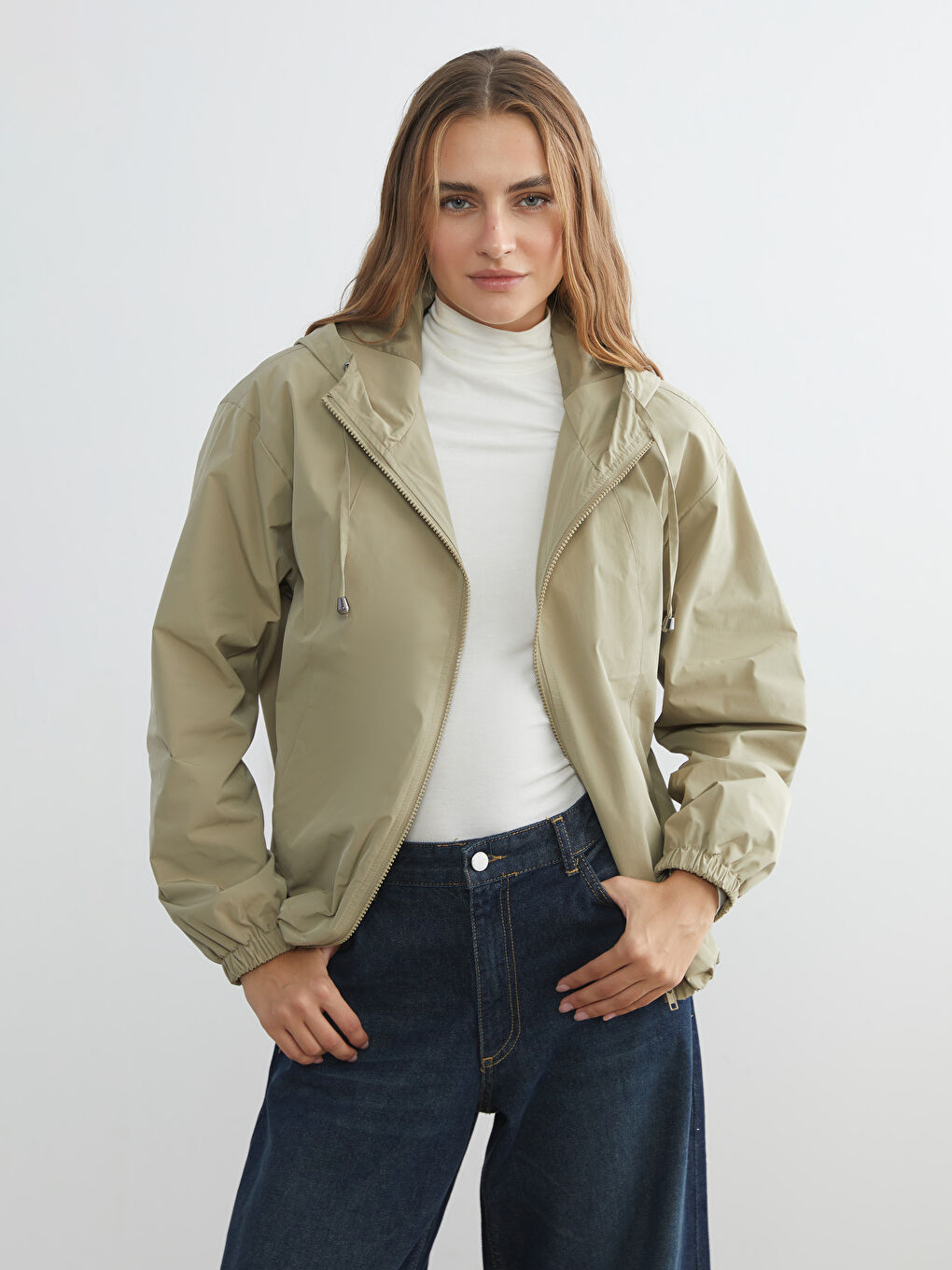 Haki Kapüşonlu Kadın Yağmurluk