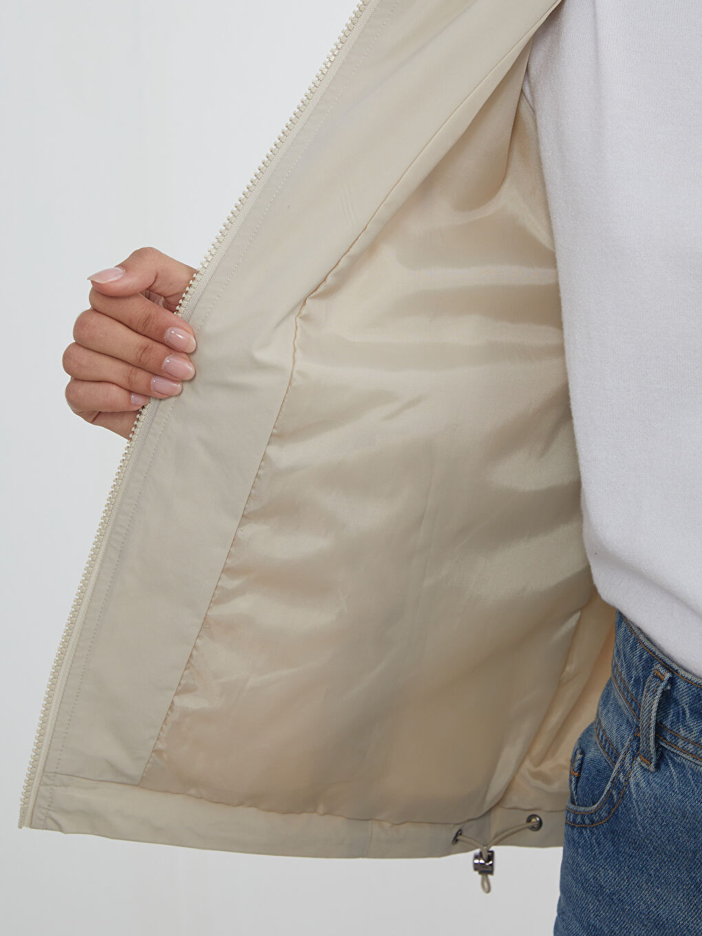 Bej Kapüşonlu Kadın Yağmurluk-3