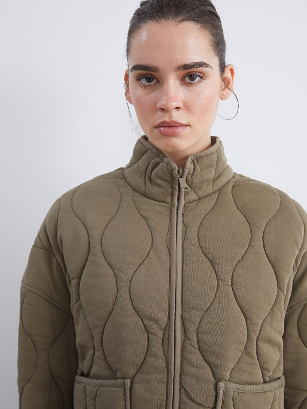 Haki Dik Yaka Kapitone Oversize Kadın Mont-2