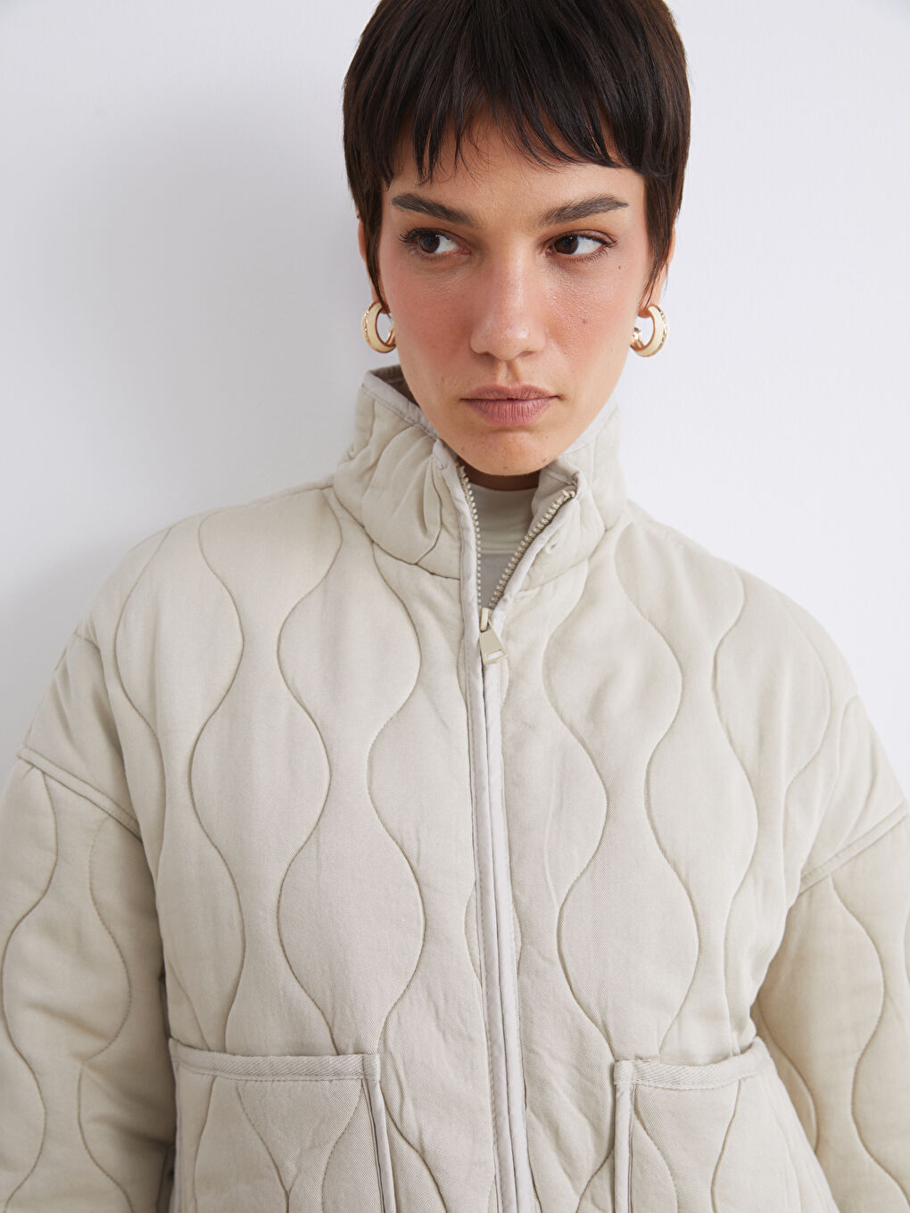 Bej Dik Yaka Kapitone Oversize Kadın Mont-2