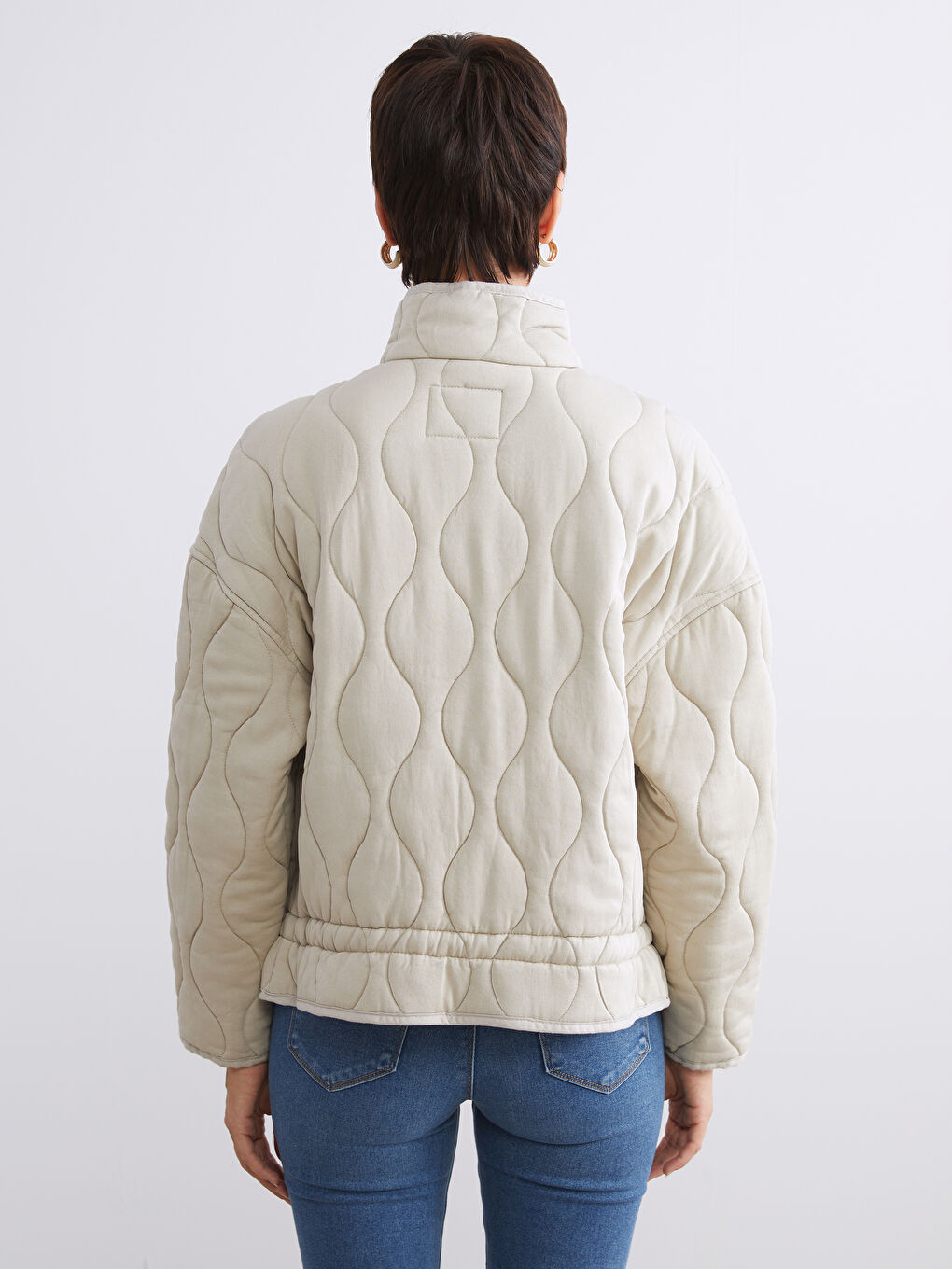 Bej Dik Yaka Kapitone Oversize Kadın Mont-4