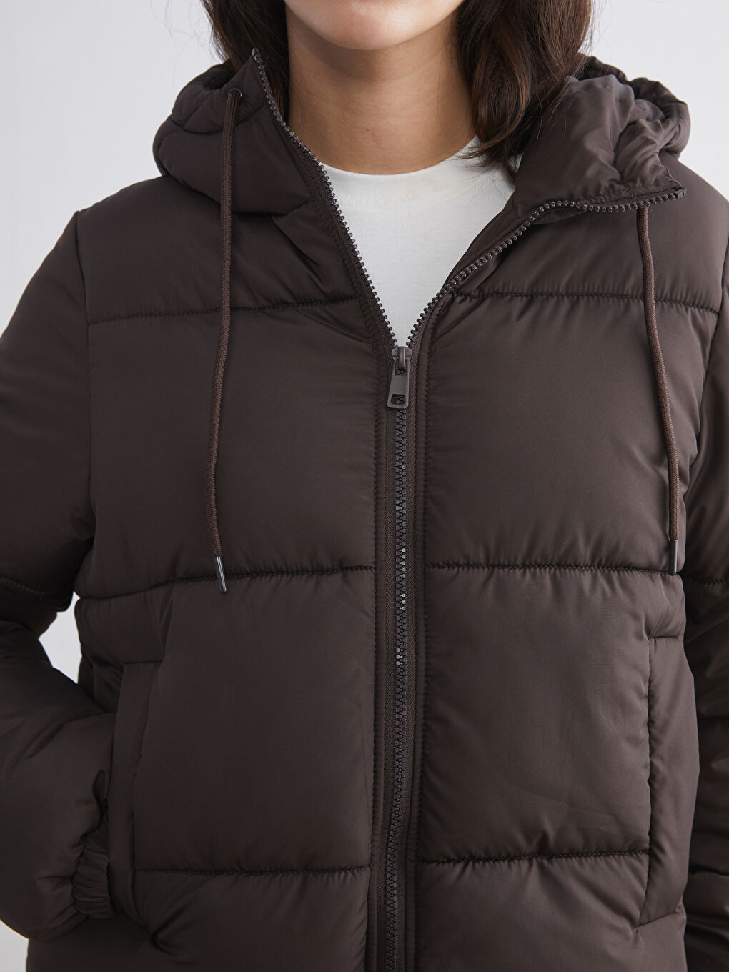 Kahverengi Kapüşonlu Kadın Şişme Mont-2