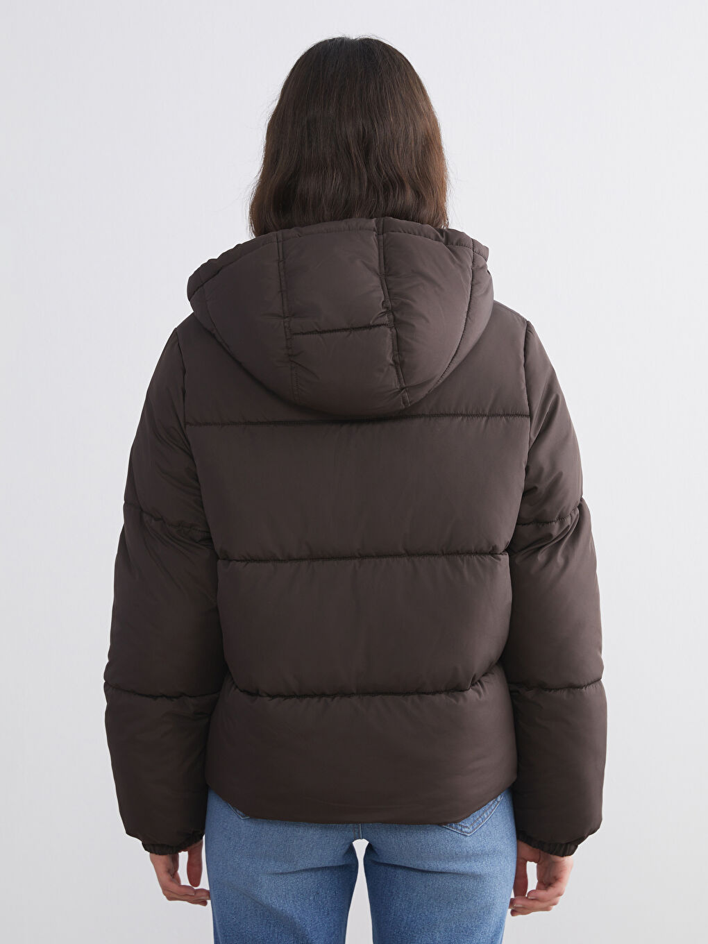 Kahverengi Kapüşonlu Kadın Şişme Mont-4